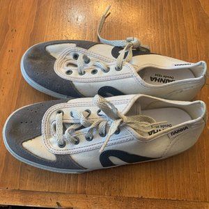 Futsal Shoes (Women's Size 7/8)